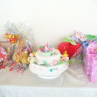 Strawberry Shortcake Carrots Cake IT WAS MADE FOR MY NIECE IN HER FIRST BIRTDAY.