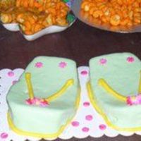 Flip Flops Vanilla Cake This is a simple flip flop vanilla cake. Cover and decorated with fondant