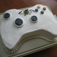 Xbox Controller Threw this together for my little bro's 15th birthday. BC with fondant accents - TFL!
