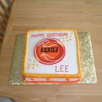Basketball Theme This simple buttercream cake has a hand painted plaque of the boys favorite basketball team. I used tip #18 for the top border with a #5...