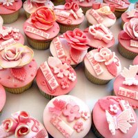 Pink & Sparkle Cupcakes 