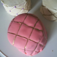 Spice Cake Mini's... 1st time making mini cakes an as you can see I need more practice, but I think I did pretty good for my first attempt. I still have to...