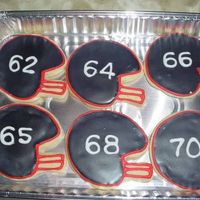 Mvc-022S.jpg football helmet cookies