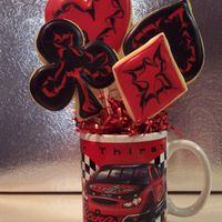 Suit Cup card suits in a cup black & red