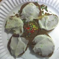 Flower My 4 year old daughter made this cake for grandma great on grandpa greats birthday. :) aren't kids funny