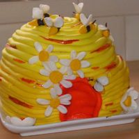 Honey Cake My third attempt.Learned a lot here thank you al for al the tips and techniques. (Ow cake sprinkeld with honey/ whiskey mix and filled with...