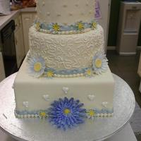 Daisy Cake fondant covered with gumpaste flowers