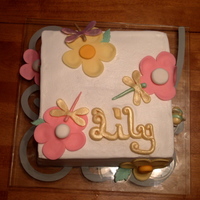 Lily WASC covered in Buttercream & fondant/gumpaste decorations