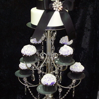 Vintage Inspired Cake & Cupcakes 