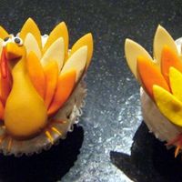 Thanksgiving Turkey Cupcakes I made these for fun with leftover fondant.
