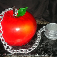Apple & Chain (Ball And Chain) Apple and Chain Covered and Made in Fondant
