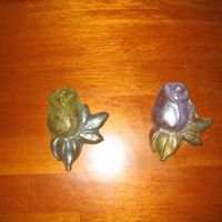 Chocolate_Roses.jpg Pure chocolate painted with luster dust