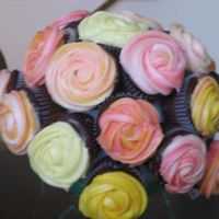 Cupcake Bouquet My first attempt at cupcake bouquet. I was trying out a new cream cheese icing. Thanks Cambo for the directions.
