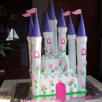 Castle Cake Whew! Sure am glad this is done. This was my first attempt at a castle cake and there were so many things I will do different next time....