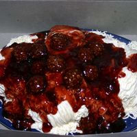 Another Spaghetti Cake Well, I know there's about a hundred of these on the website....but, I've been dying to make one for my mother in law. She's...