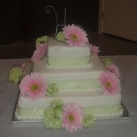 Laura square with ribbon and daises