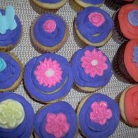 Im000473.jpg Buttercream Icing w/Fondant decorations