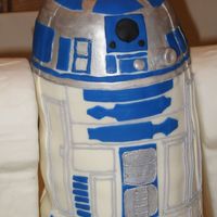 R2D2 Cake birthday cake for the hubby! Fondant, Silver lust dust, 5 layers of pineapple cake and yellow cake with buttercream, royal icing - super...