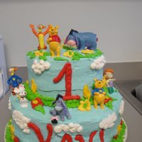 Pooh And Friends Butter cream and toys decorations