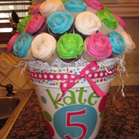 Kate's Cupcake Bouquet Another cupcake bouquet inspired by this little girl's favorite colors!