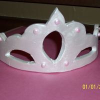 Fondant Tiara Thanks to someone on here for the tiara 'pattern' I tried to make it in royal icing...did you know royal icing shatters like...