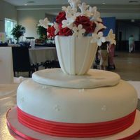 Fondant Flowers Spongecake with white choc. espresso filling