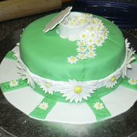 Daisy Cake New Wilton class - Fondant and Gum Paste - 40 small gum paste daisies and 6 each of medium and large.