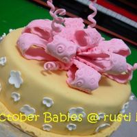 October Babies Since there are twelve of us in the family celebrating our birthdays in October. I decided to make this Baby Cupcakes with a Gift. Cupcakes...