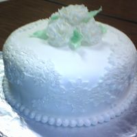Whit Lace With White Carnations WILTON CLASS 4 CAKE
