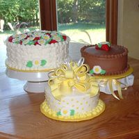 Cake_005.jpg I made these cakes for a party for my Mothers & More group.