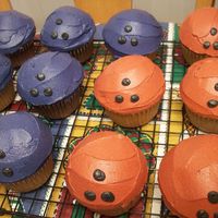 Bowling Ball Cupcakes Chocolate/Yellow cake mix---all buttercream