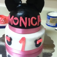 Minnie Mouse Cake 