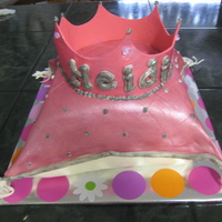 Princess Pillow 1St Birthday Pillow cake covered i fondant.