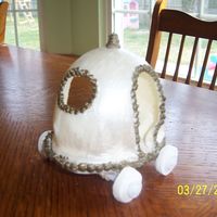 Cinderella's Carriage I made this for a friend's daugther's cake. I used 50/50 Fondant/Gum paste and formed it around a balloon.