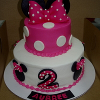 Minnie Mouse buttercream with fondant accents