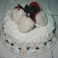 Strawberries.jpg This is a white cake with extra special buttercream icing and strawberries dippen in white chocolate.
