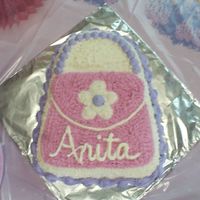 Purse Cake Here is the cake I made for my daugher's 5th Birthday. This is one of two cakes that I made for her.