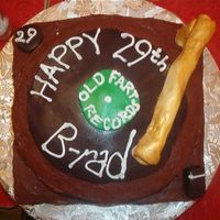 Record Player, Turntable a cake disaster as the perfectionist in me thought, hmmmm the record is crooked...so i pulled it up (BIG MISTAKE) this is the salvaged...