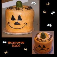 My Halloween Pumpkin 2 Bundt cakes, 2 9 inch cakes. All chocolate