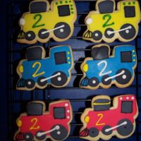 Train, Train These were NFSC with homemade MMF and royal icing accents.