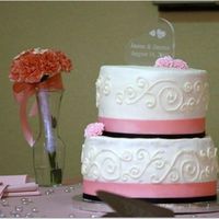 L_F4D3Ed30D3D799A17015679D50F3.jpg My first wedding cake. I didn't want to do it but my niece wouldn't take no for answer. I wasn't happy with it but my niece...