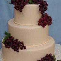 Vineyard Wedding Cake I did this one very plan so that the focus would be on the grapes.