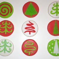 Red, Green And White Christmas Cookies I decided to simplify this year, didn't want to use intricate cutters and absolutelyno bags and tips. I just decided to only use the...