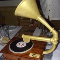Victrola Made for Tito Nieves again. The horn is not edible.