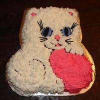 Kitten With Yarn Used vintage Wilton pan for daughter's second birthday. Love the way the yarn turned out.