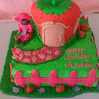 Strawberry_Shortcake_3.jpg Rich Strawberry cake w/ strawberry cream cheese filling and MMF