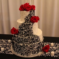Black And White Black and White wedding with Buttercream scroll work
