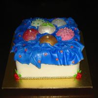 Christmas Box Cake We decorators tend to take elements of design and decoration from countries all over the world. This cake reflects elements of gift...