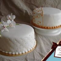 White Cakes For My Mothers Job After a long time without making cakes (1&Acirc;&frac12; month IS a long time if your an cake-making-addict :-D) I "forced&...