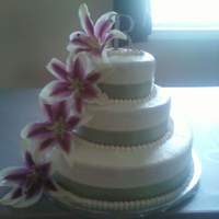 Wedding Cake Round wedding cake with fresh flowers